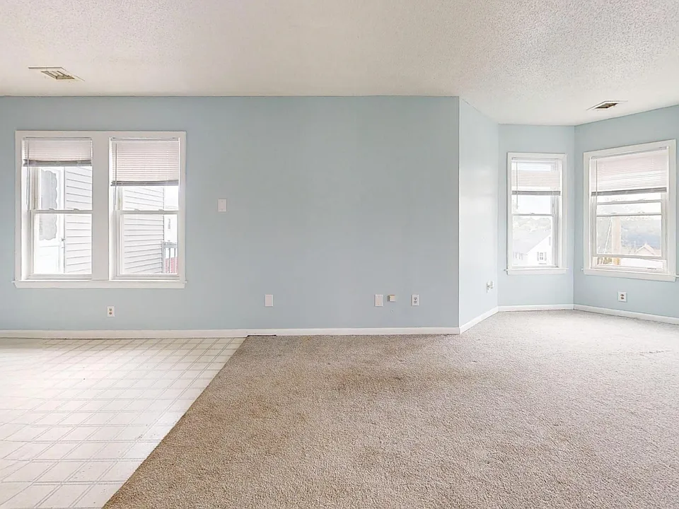 67 Burnside Ave #3F