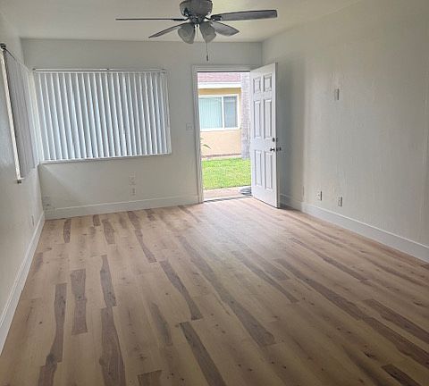 5th image of 750 S Escondido Blvd