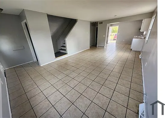 3 bed, 1448 sqft, $1,498 — Photo 3