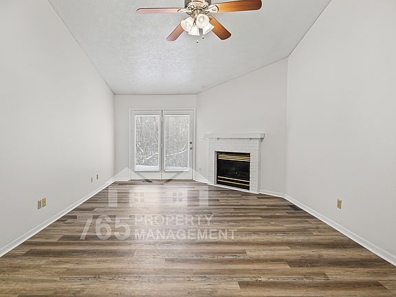 4th image of 3623 Thornhill Cir E #3623