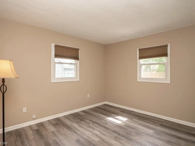 1060 Orchard Ave NE — Photo 8