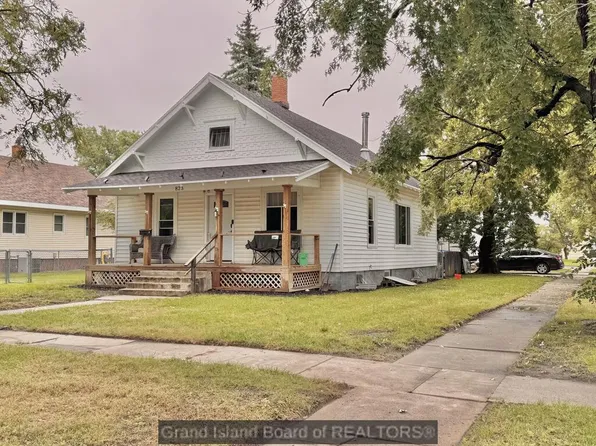 823 W 11th St, Grand Island, NE 68801