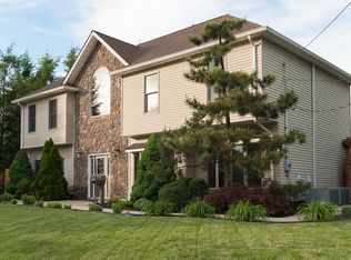 15 Bret St, Piscataway, NJ 08854