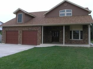 452 Willow Run Dr, Red Bud, IL 62278