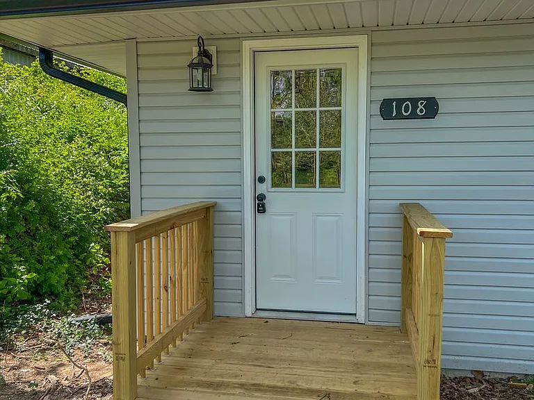 108 Wilson Ct — Photo 3