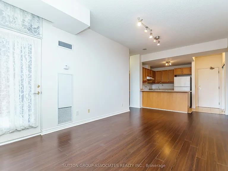 28 Byng Ave #1507 — Photo 7