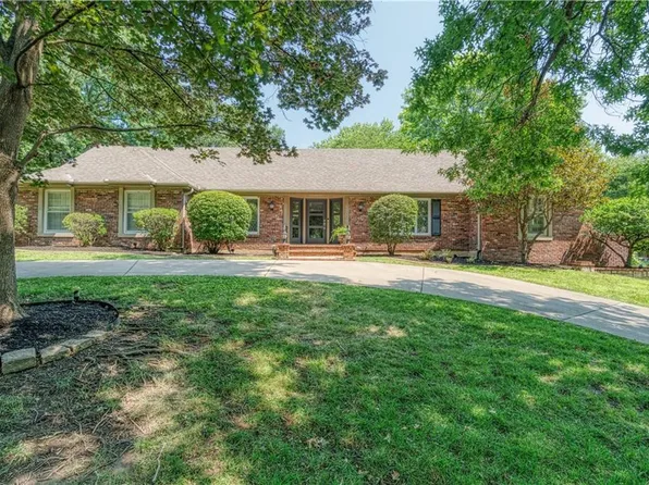 5300 W 83rd Ter, Prairie Village, KS 66207