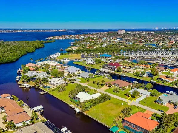 125 Montrose Dr, Fort Myers, FL 33919