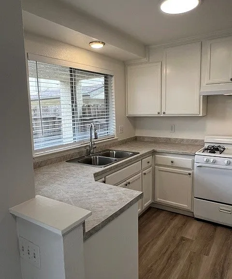 2460 Ocean St #C — Photo 1