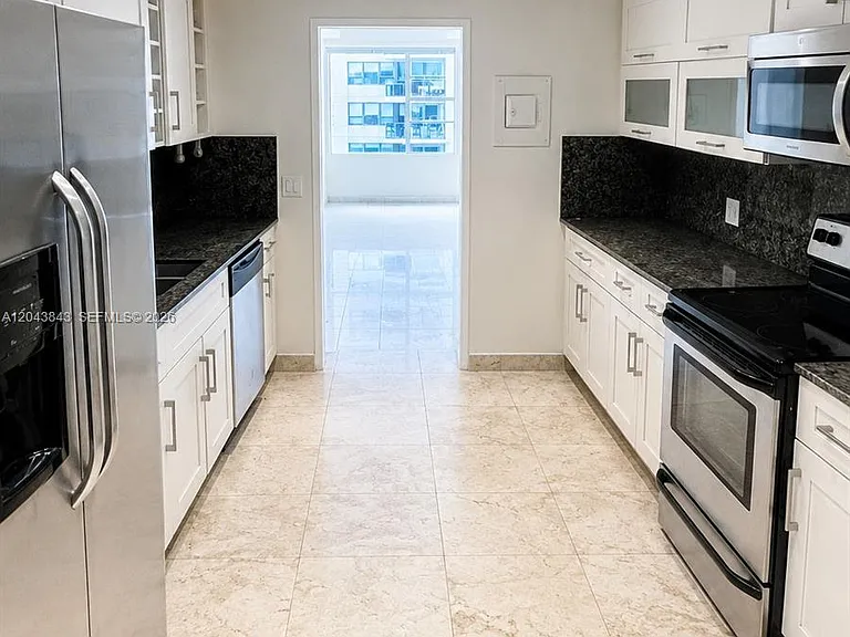 5255 Collins Ave #7B — Photo 14