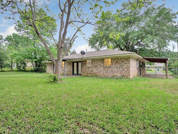5th image of 118 Cedar Heights Dr