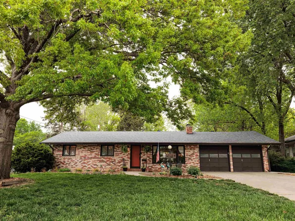 1106 W 21st St, Lawrence, KS 66046