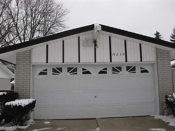 3rd image of 19230 Magnolia Pkwy