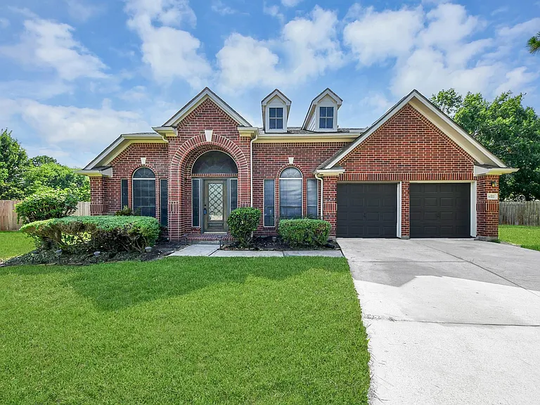 8322 Adler Lake Dr — Photo 1