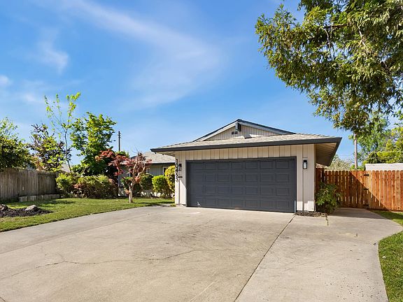 4th image of 10465 Rugby Ct