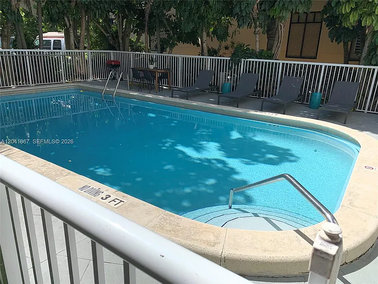 130 Mendoza Ave #33 — Photo 15