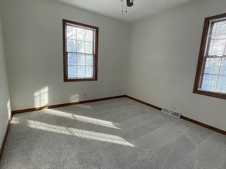 5612 Grand Ave — Photo 8