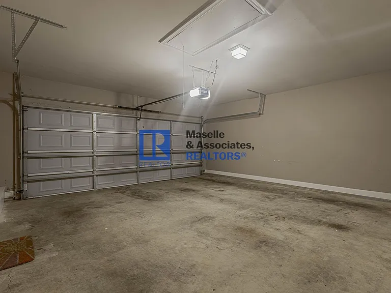 213 Provonce Park — Photo 33