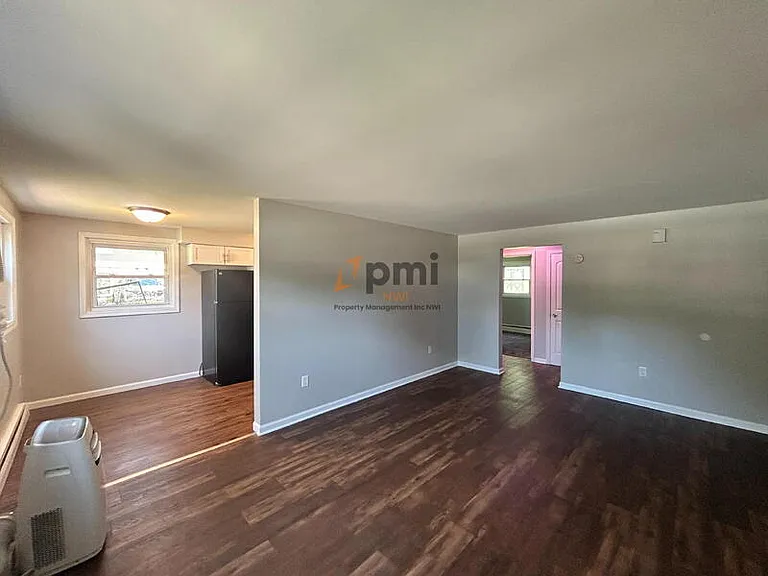 2591 Parkview St #3 — Photo 5