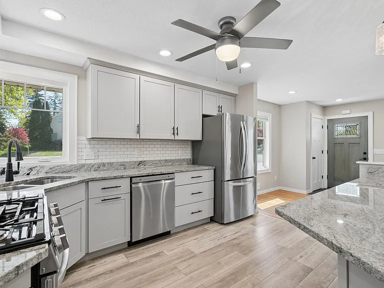 3100 W 55th St — Photo 11