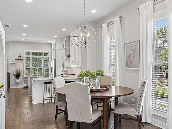 4th image of 4302 Parkside Pl