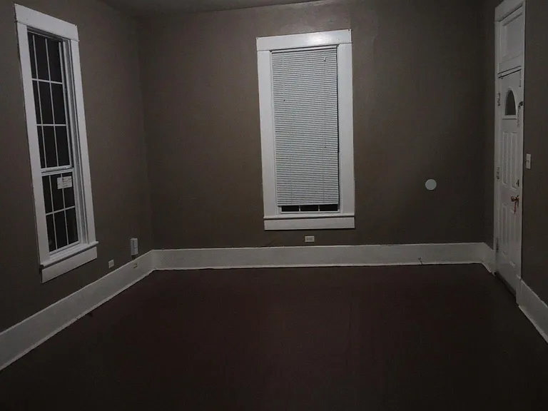 1128 Essex St — Photo 6