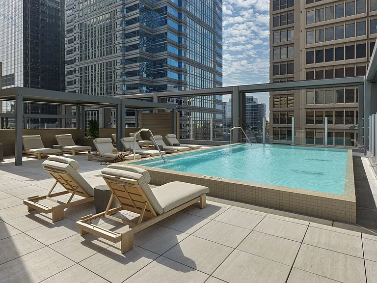 17 Market West — Photo 1