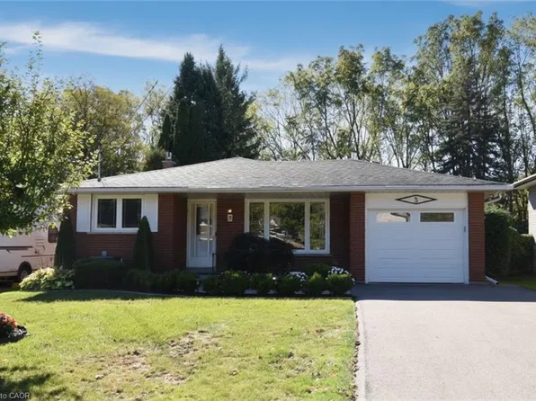 5 Rogers Rd, Dundas, ON L9H 4E2