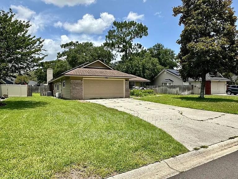 3288 Deerfield Pointe Dr — Photo 2