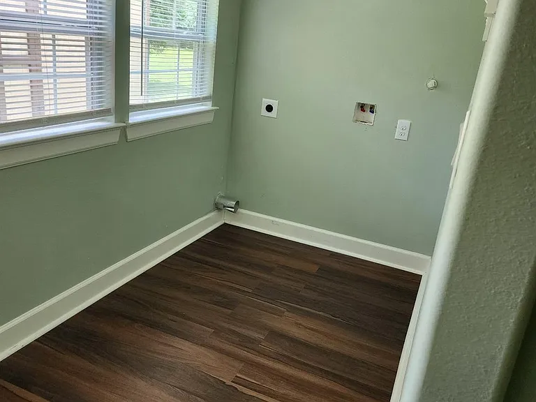 8907 Meadow Vista Blvd — Photo 16