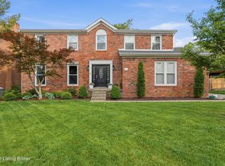 1112 Juniper Springs Dr, Lyndon, KY 40242