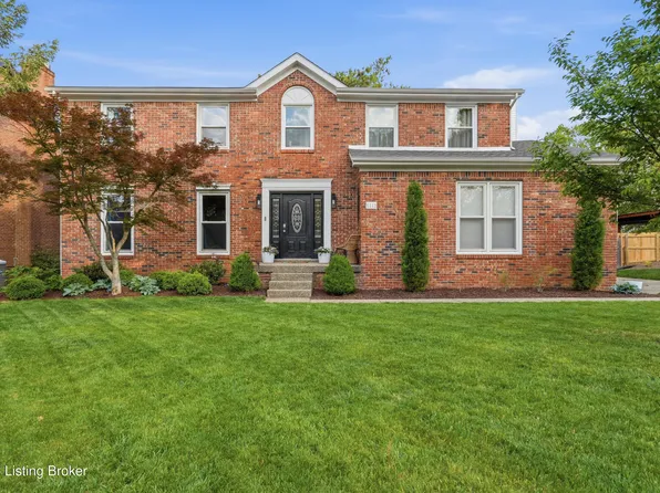 1112 Juniper Springs Dr, Lyndon, KY 40242