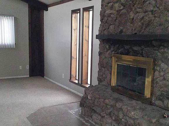 3rd image of 3735 N Wells St