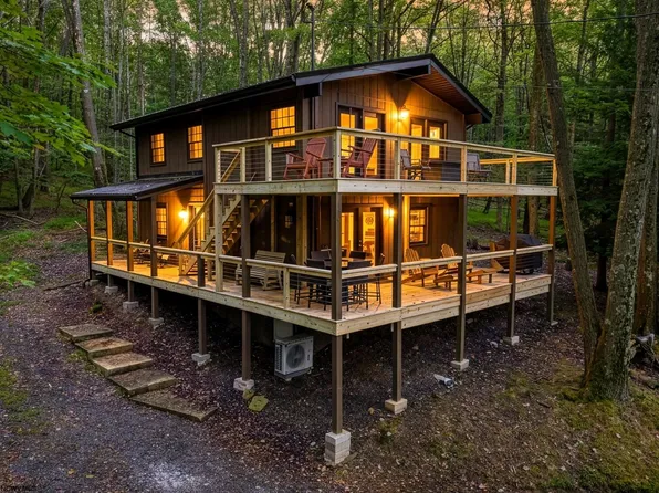 76 Arbutus Ct, Terra Alta, WV 26764