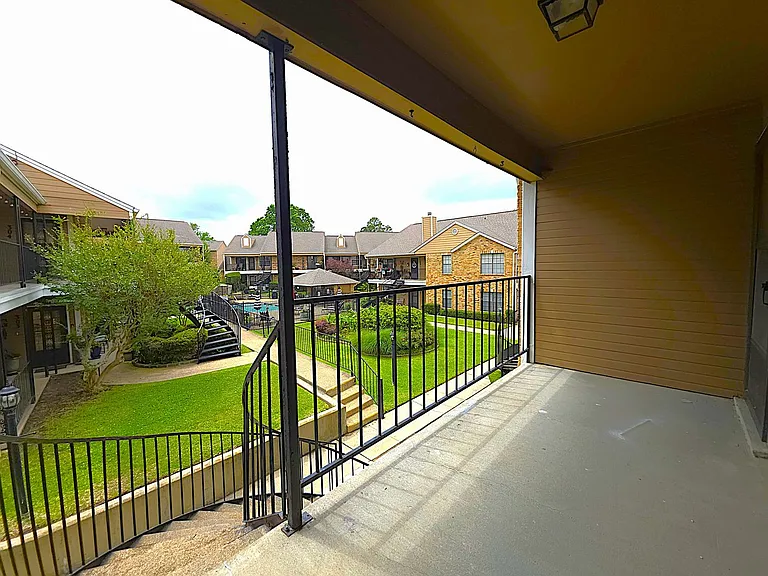 400 W South Town Dr #204 — Photo 11