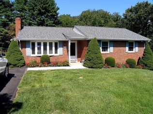 24124 Woodfield School Rd, Gaithersburg, MD 20882