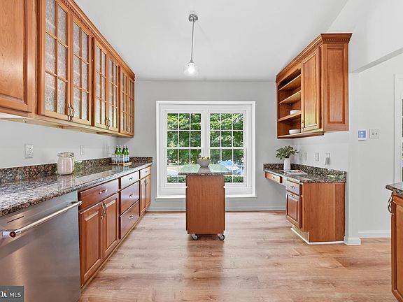 5th image of 9826 Burke Pond Ln