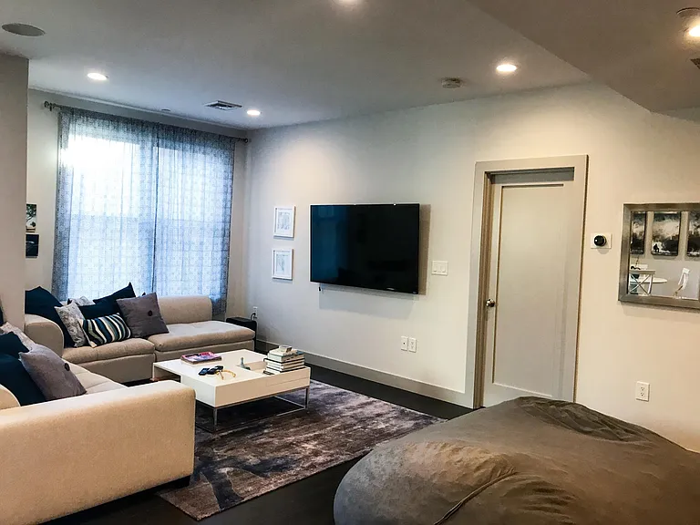 309 E St #24 — Photo 5