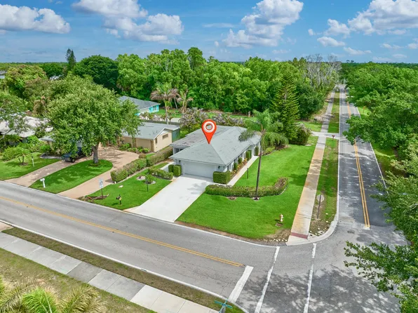 9901 SE Little Club Way N, Tequesta, FL 33469