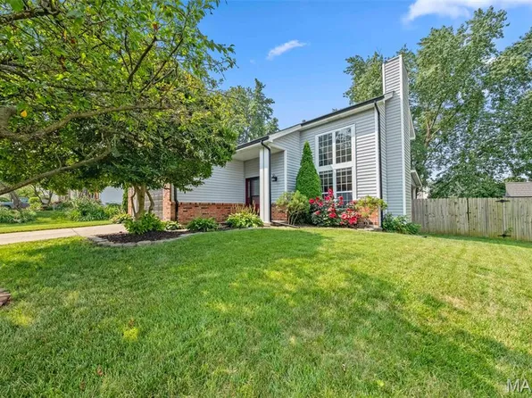 1209 Crooked Creek Dr, Saint Charles, MO 63304