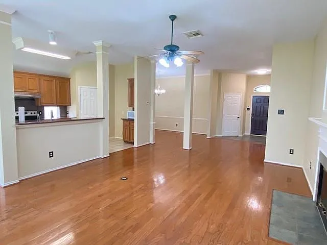 3814 Paigewood Dr — Photo 3