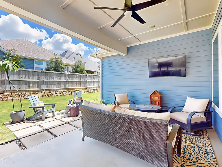 2504 Lazy Dog Ln — Photo 32