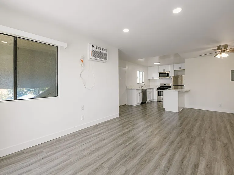 5533 Barton Ave — Photo 31