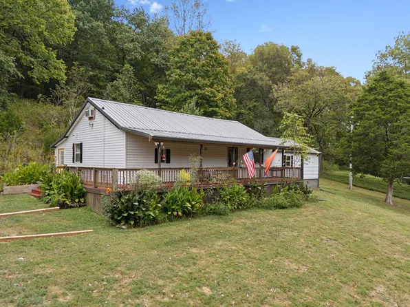 111 Dyer Branch Rd, Gordonsville, TN 38563
