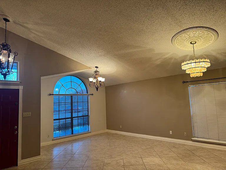 4141 Stinwick Ln — Photo 4