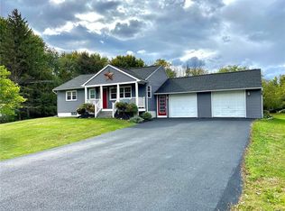 5925 Bowman Rd, East Syracuse, NY 13057