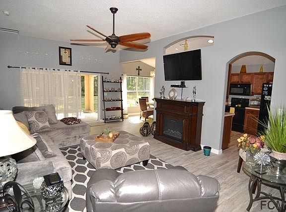 4th image of 20 Birchwood Dr