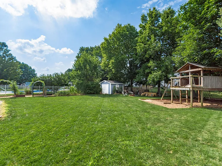 4080 Plumwood Ct — Photo 17