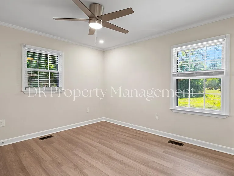11335 Carolina Ave — Photo 19