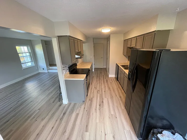 2984 Roundtree Blvd — Photo 4